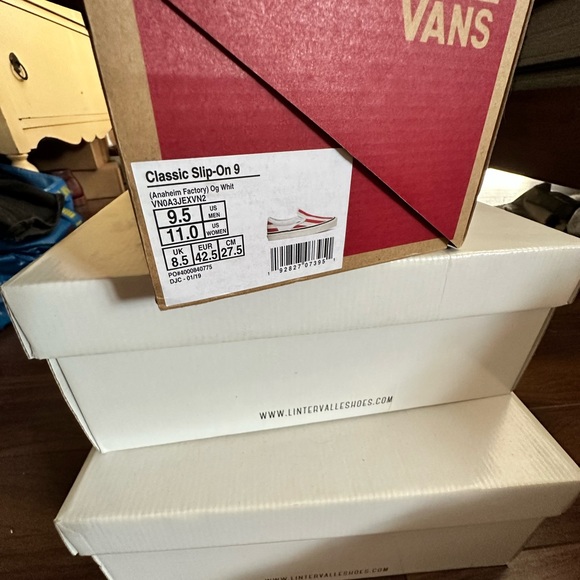 VANS OG Factory Red and Cream Striped Slip Ons Women’s Size 11 BNIB - Picture 3 of 4